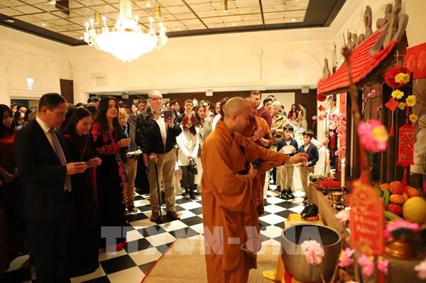 "Quê nhà và Chân trời" trong tâm tưởng sinh viên Việt Nam ở Oxford dịp Tết