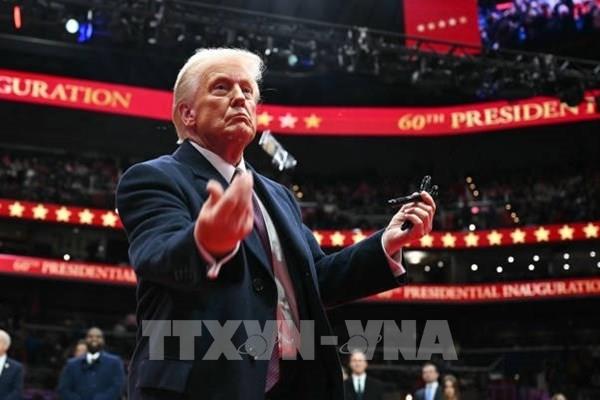 Chứng khoán châu Á diễn biến trái chiều trước động thái mới từ Tổng thống Trump