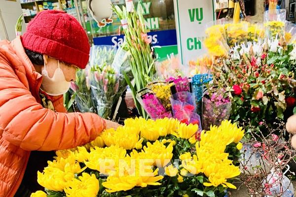 Thị trường đồ lễ cúng ông Công ông Táo dồi dào, giá tăng nhẹ