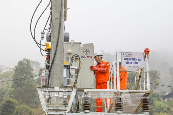 Phó Thủ tướng Bùi Thanh Sơn dự lễ đóng điện tại huyện Mường Ảng, Điện Biên