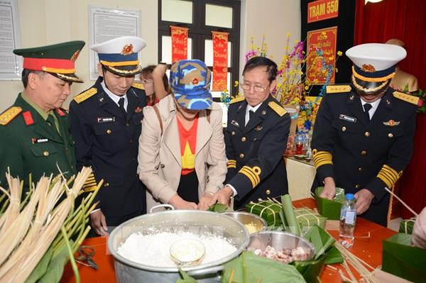 Mùa xuân ấm tình quân-dân của người lính Trạm Ra đa 550, đảo Lý Sơn