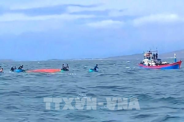 Khẩn trương tìm kiếm 4 lao động mất tích do tàu cá chìm trên biển
