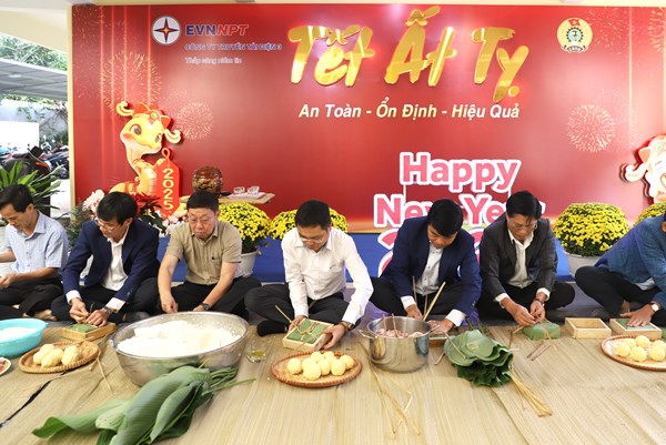 Tết sớm của những người lính truyền tải điện 3