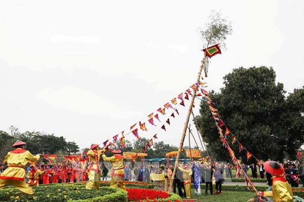 Khuyến cáo người dân không dựng cây nêu, bắn pháo giấy gần lưới điện