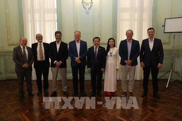 Việt Nam tìm hiểu cơ hội hợp tác với bang Espírito Santo của Brazil