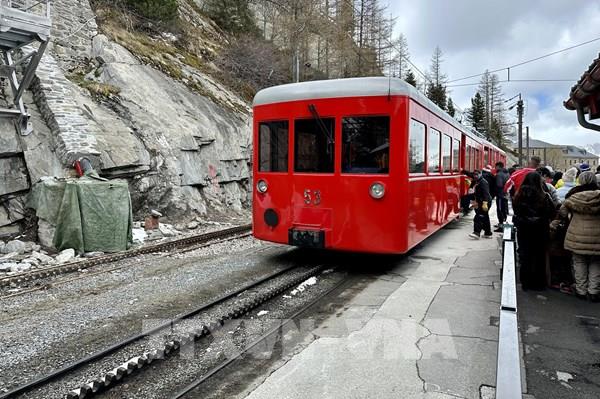 Tàu leo núi Chamonix ở Pháp - sự kết nối giữa con người, kỹ thuật và thiên nhiên