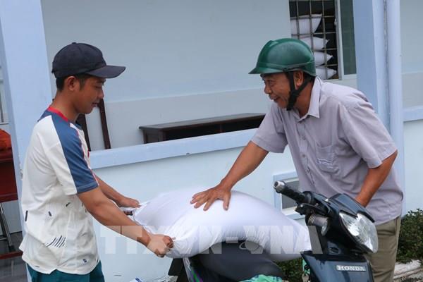 Sóc Trăng hỗ trợ gạo cho người dân đón Tết Nguyên đán