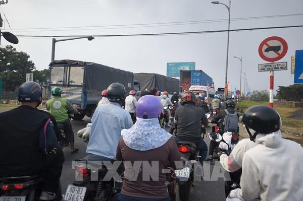 Tai nạn trên cầu Rạch Miễu gây kẹt xe kéo dài