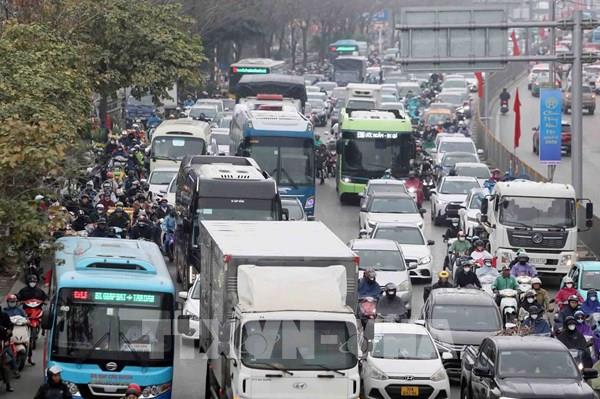 Ùn tắc cục bộ tại Hà Nội trong ngày đầu kỳ nghỉ tết Nguyên đán Ất Tỵ