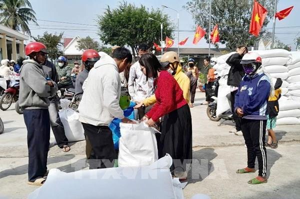 Đắk Lắk cấp phát gạo hỗ trợ người dân có hoàn cảnh khó khăn dịp Tết