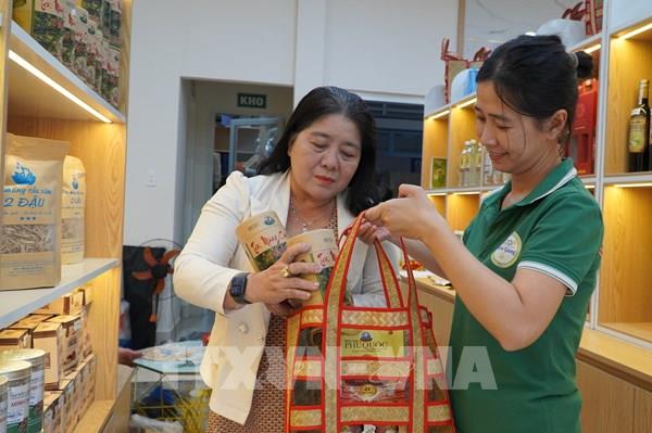 Đa dạng sản phẩm OCOP trong những giỏ quà Tết