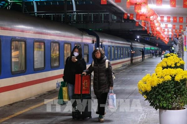 Ấm áp những chuyến tàu cuối năm