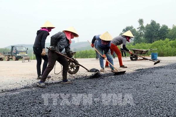 Thi công xuyên Tết trên tuyến cao tốc Bắc - Nam