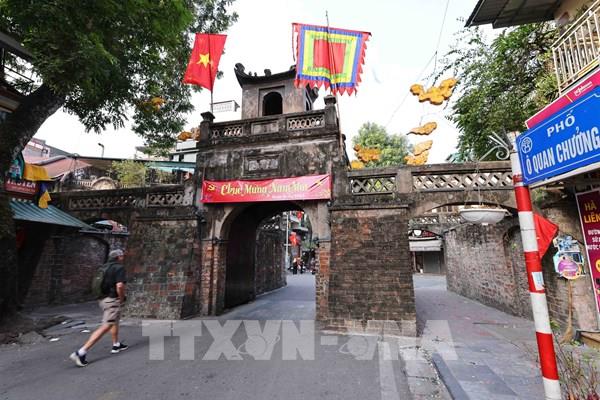 Sớm bình yên ở 5 cửa ô Hà Nội