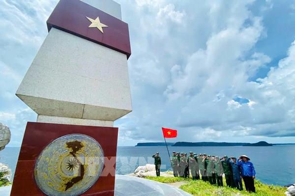 "Lính áo xanh" biên giới biển Tây Nam: Vui Xuân không quên nhiệm vụ