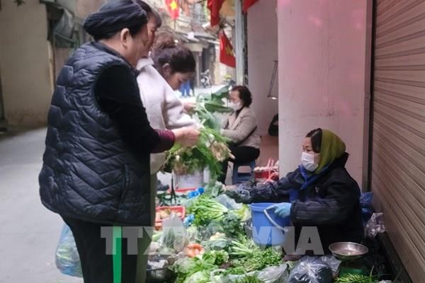 Thị trường ngày mùng 3 Tết: Sức mua tăng, nguồn hàng dồi dào