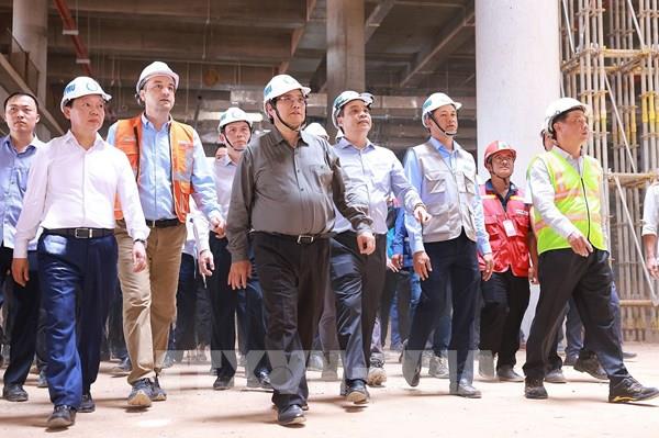 Thủ tướng Phạm Minh Chính kiểm tra, động viên, đôn đốc thi công các dự án hạ tầng giao thông khu vực phía Nam