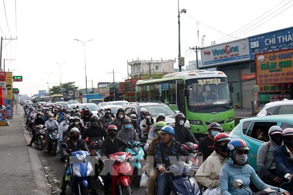 Cửa ngõ Tp. Hồ Chí Minh đông xe nhưng không ùn tắc kéo dài