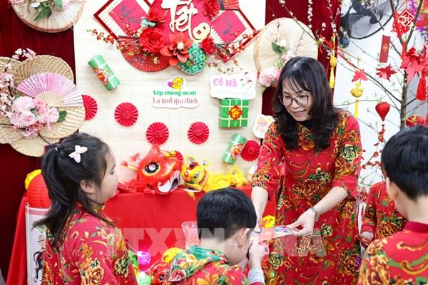 Học sinh Hà Nội trở lại trường sau kỳ nghỉ Tết Nguyên đán