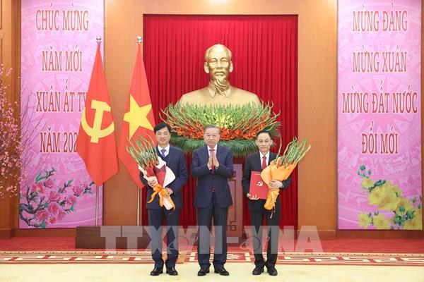 Tổng Bí thư Tô Lâm trao Quyết định của Bộ Chính trị cho 4 Đảng bộ trực thuộc Trung ương và 3 cơ quan Đảng ở Trung ương