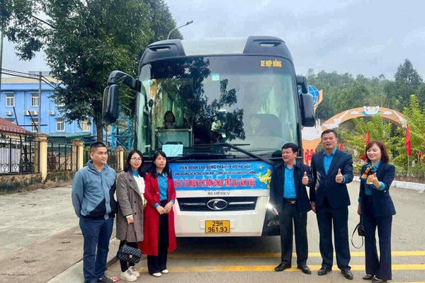 Hà Nội: Đón đoàn viên, công nhân lao động quay trở lại làm việc sau kỳ nghỉ Tết