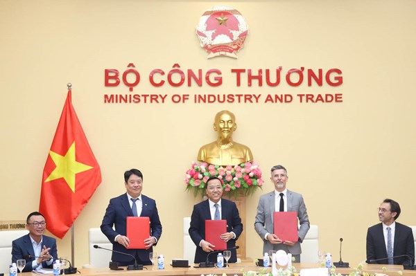 EVN chính thức tiếp nhận Nhà máy điện BOT Phú Mỹ 2.2