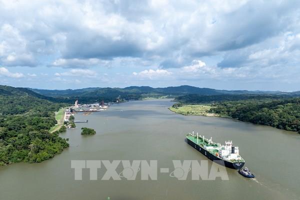 Tổng thống Trump yêu cầu miễn phí lưu thông qua kênh đào Panama, Suez cho tàu Mỹ