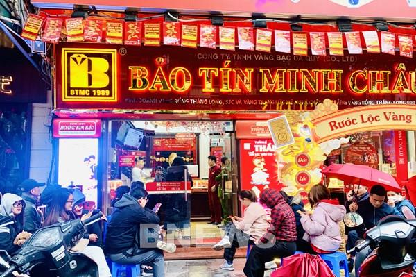 Trước ngày vía thần Tài, giá vàng giảm mạnh về sát mốc 90 triệu đồng/lượng