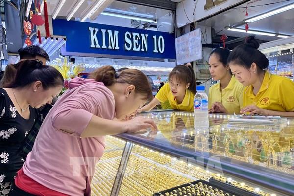 Ngày vía Thần Tài: Giá vàng neo cao, sức mua giảm