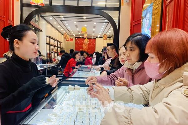 Giá vàng sau ngày vía Thần Tài, giá vàng SJC, DOJI, PNJ, 9999, hôm nay 8/2 cập nhật mới nhất