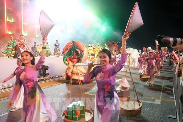 Việt Nam gây ấn tượng tại lễ hội văn hóa Chingay Parade 2025 ở Singapore