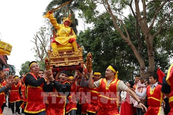 Tái hiện Lễ hội rước Vua độc đáo tại đền Sái