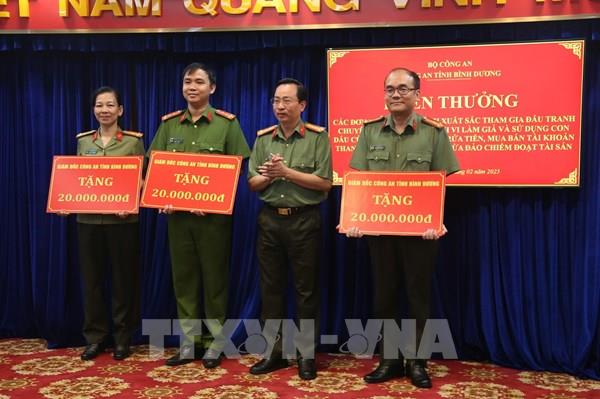 Bình Dương triệt phá đường dây lừa đảo công nghệ cao