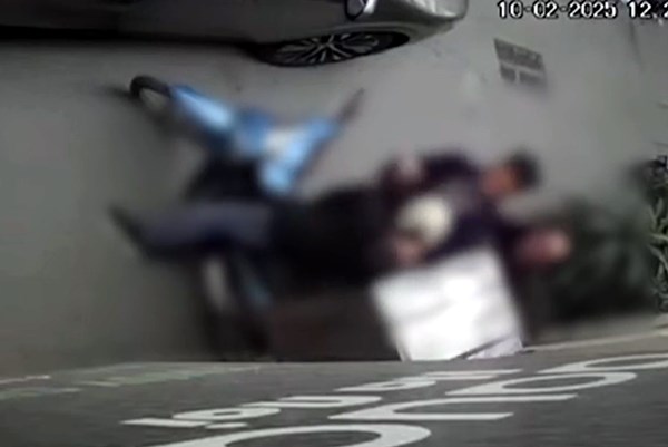 Vụ nam shipper bị hành hung: Người lái xe ô tô chưa liên lạc với người bị đánh