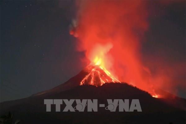 Indonesia ban bố cảnh báo núi lửa ở mức cao nhất