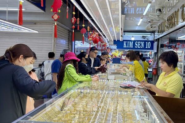 Giá vàng trong nước chiều 28/2 giảm mạnh