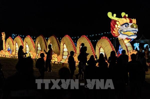  Rực rỡ sắc màu tại lễ hội đèn lồng tết Nguyên tiêu