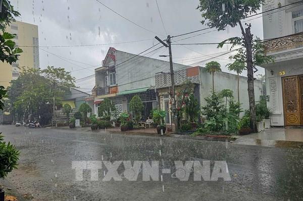 Xuất hiện mưa trái mùa giải nhiệt cho thành phố Cần Thơ
