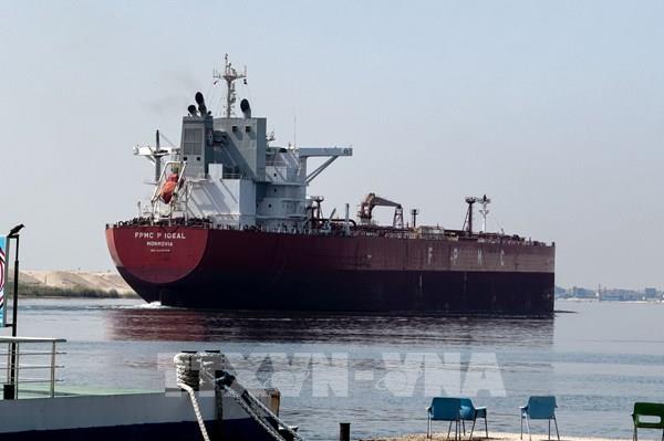 Ai Cập sẽ giảm phí quá cảnh với tàu container lớn qua kênh đào Suez