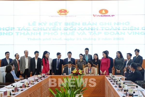 Vingroup và thành phố Huế ký hợp tác toàn diện về chuyển đổi xanh