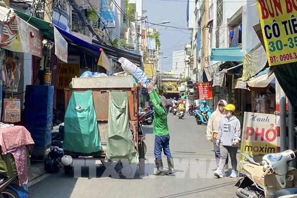 Thành phố Hồ Chí Minh: Khó khăn thực hiện phân loại rác tại nguồn