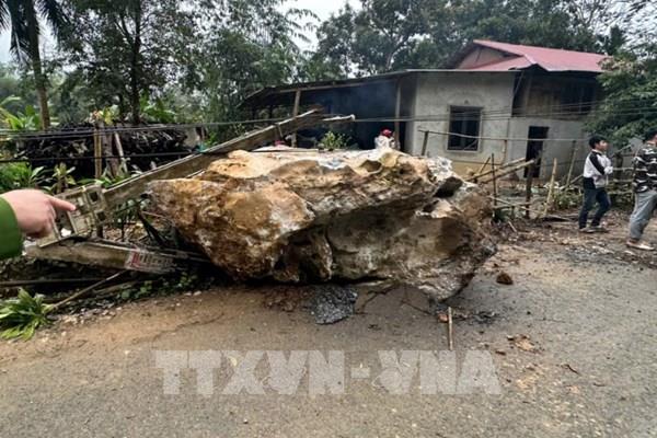 Sạt lở đá vào nhà dân ở xã Ban Công, huyện Bá Thước (Thanh Hóa)