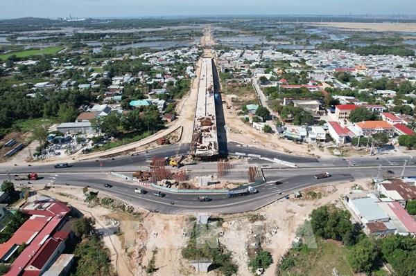 Sau nhiều lần lỡ hẹn, đường nối Quốc lộ 51 đến cảng Cái Mép sẽ về đích vào tháng 6