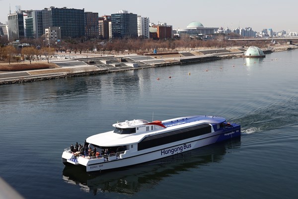 Hàn Quốc thí điểm dịch vụ xe buýt đường sông