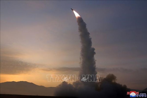 Triều Tiên phóng nhiều rocket
