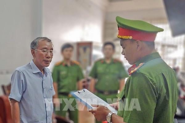 Cà Mau bắt tạm giam 3 bị can để điều tra vụ chuyển nhượng "đất vàng"