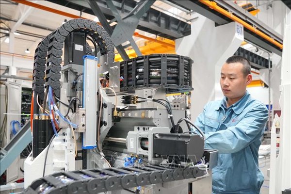 Trung Quốc: Hoạt động chế tạo tăng mạnh nhất trong ba tháng