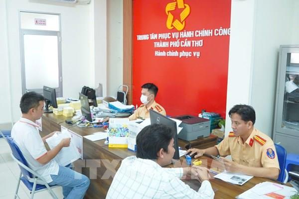 Giấy phép lái xe quá hạn từ 1 năm trở lên phải sát hạch lý thuyết và thực hành