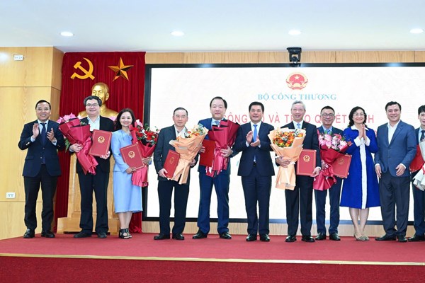 Bộ Công Thương công bố quyết định về công tác cán bộ sau tinh gọn bộ máy