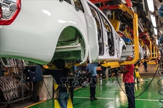 Khủng hoảng kép bóp nghẹt ngành sản xuất ở Nam Phi